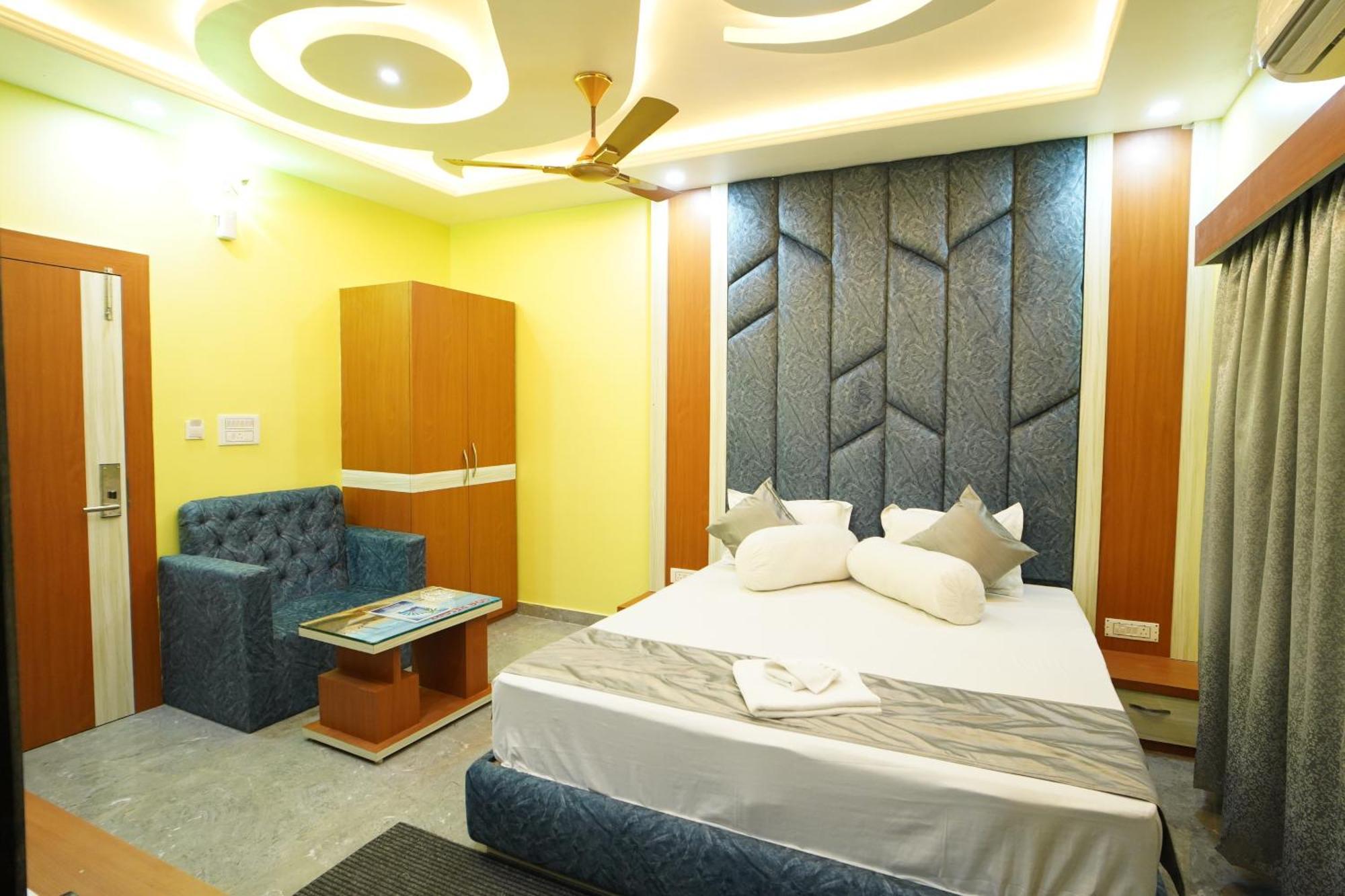 Goa Beach Resort On Beach Mandarmani Exterior photo